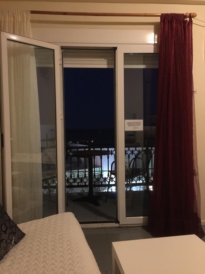 Platanos Rooms 阿齐亚马利那 外观 照片